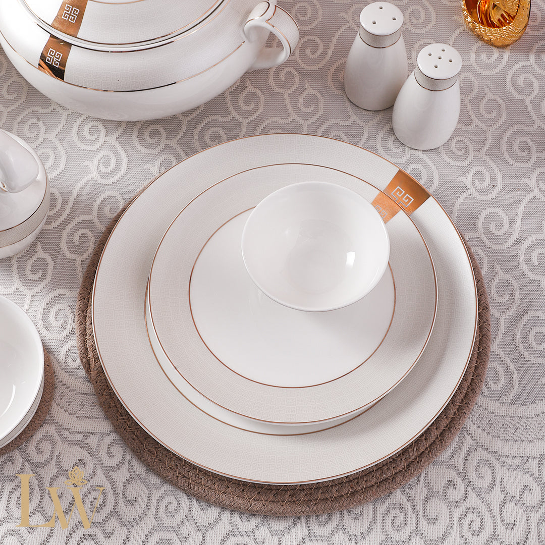 Embléme d'Or 44 Piece Dinner Set