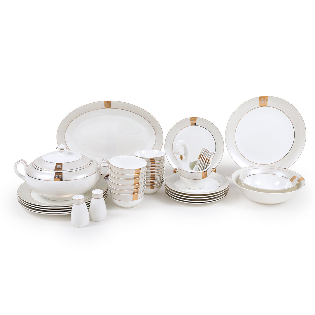 Embléme d'Or 44 Piece Dinner Set