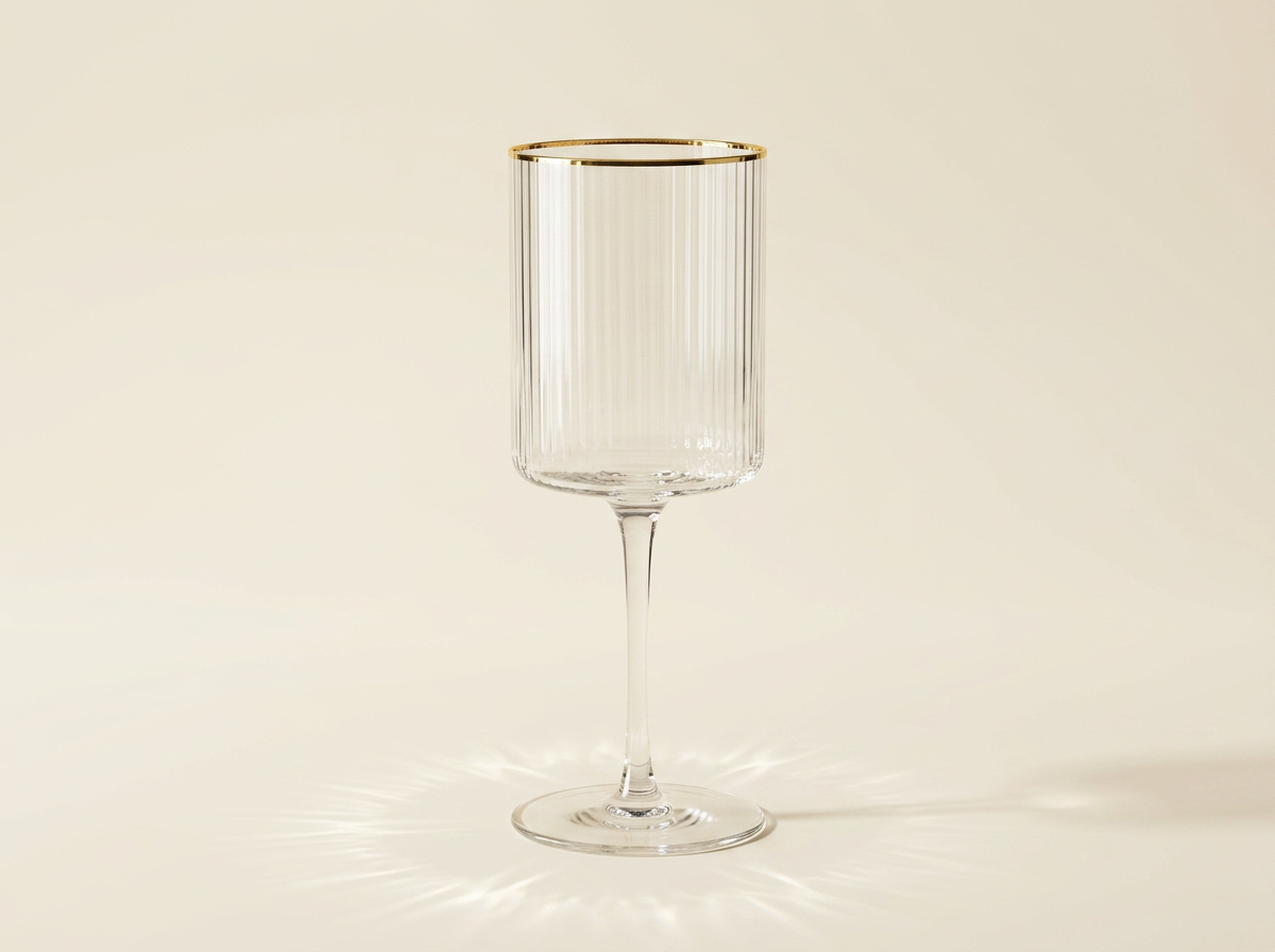 Signature Fluted Gold Line Wine Glass